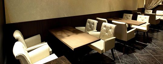 Bar Limiere（バー・ルミエール）テーブル席、Table Seat